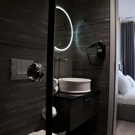 Luxury In Sweet & Cozy Hotel *
