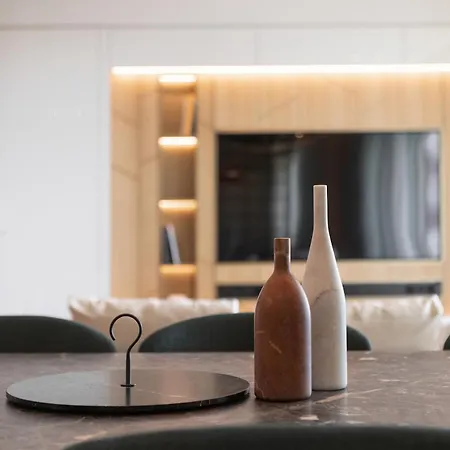 Luxury In Sweet & Cozy Hotel